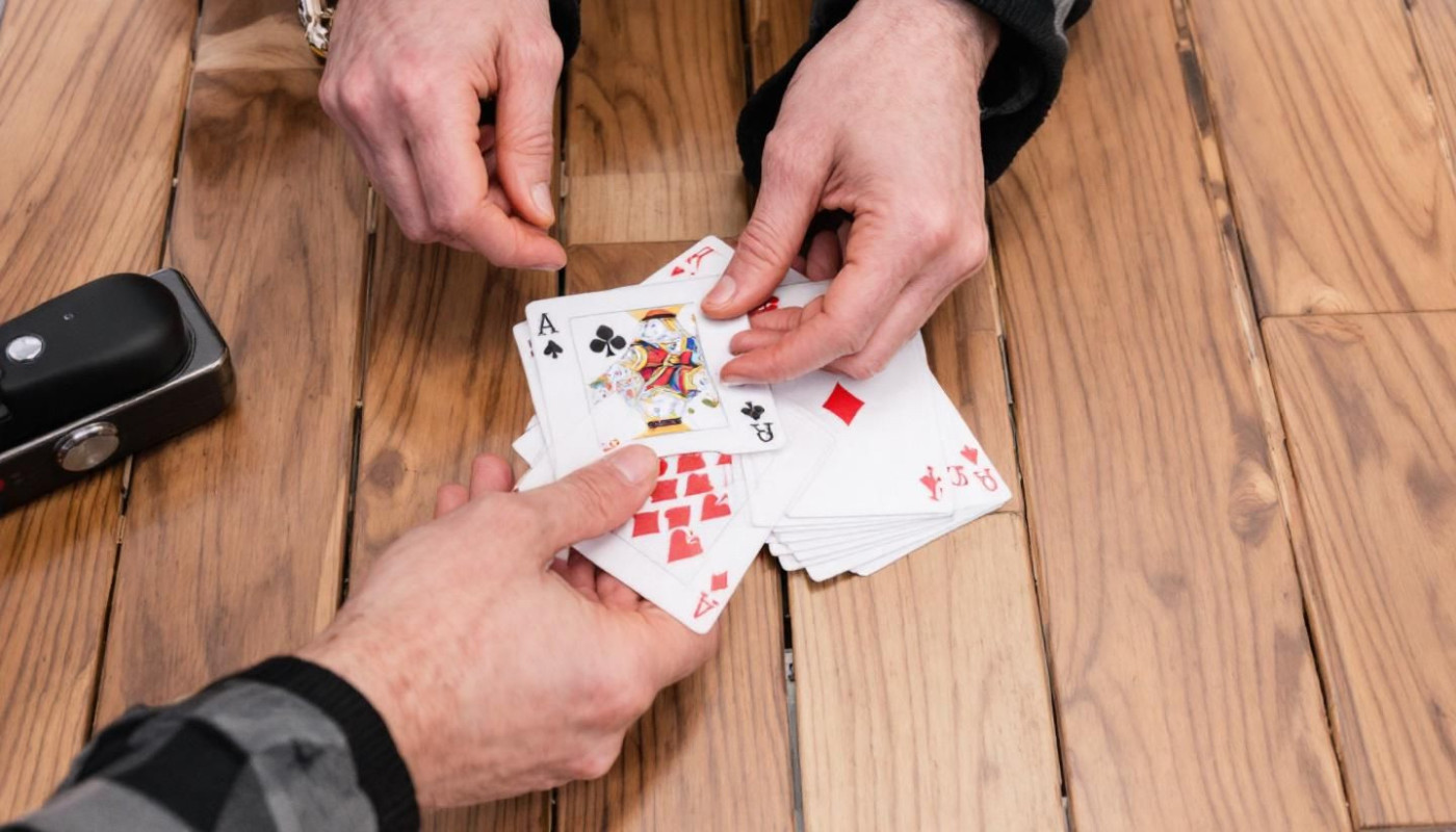 Cards - Advanced shuffling techniques and their effect on card game outcomes